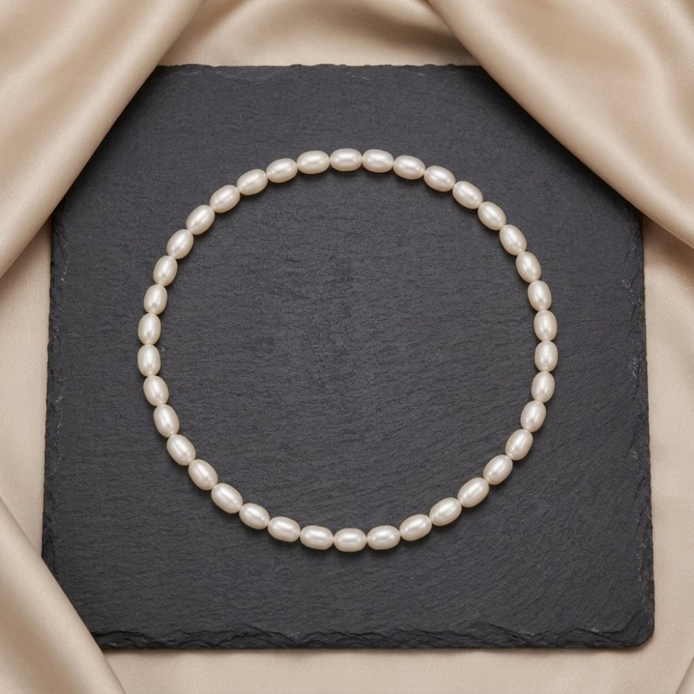Necklaces AAA Grade Rice-Shaped Oval Freshwater Pearl Necklace with Silver Clasp